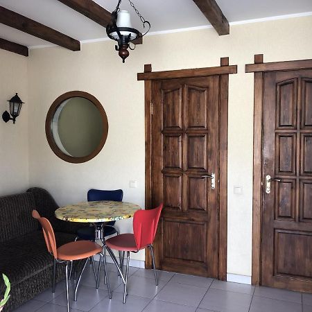 Apartments With Kitchen And Garden Kyiv Exterior foto