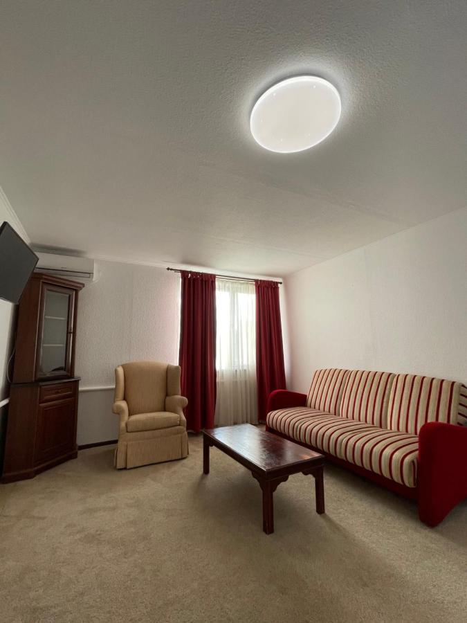 Apartments With Kitchen And Garden Kyiv Exterior foto