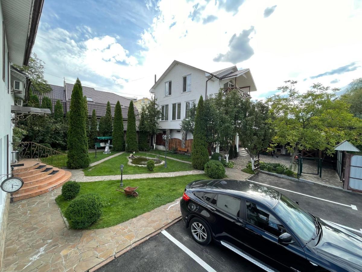 Apartments With Kitchen And Garden Kyiv Exterior foto